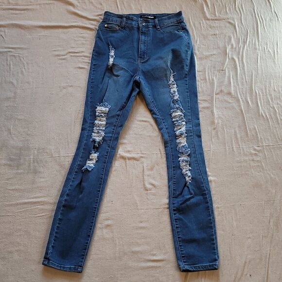 Cute Fashion Nova Distressed Skinny Jeans - Picture 2 of 8